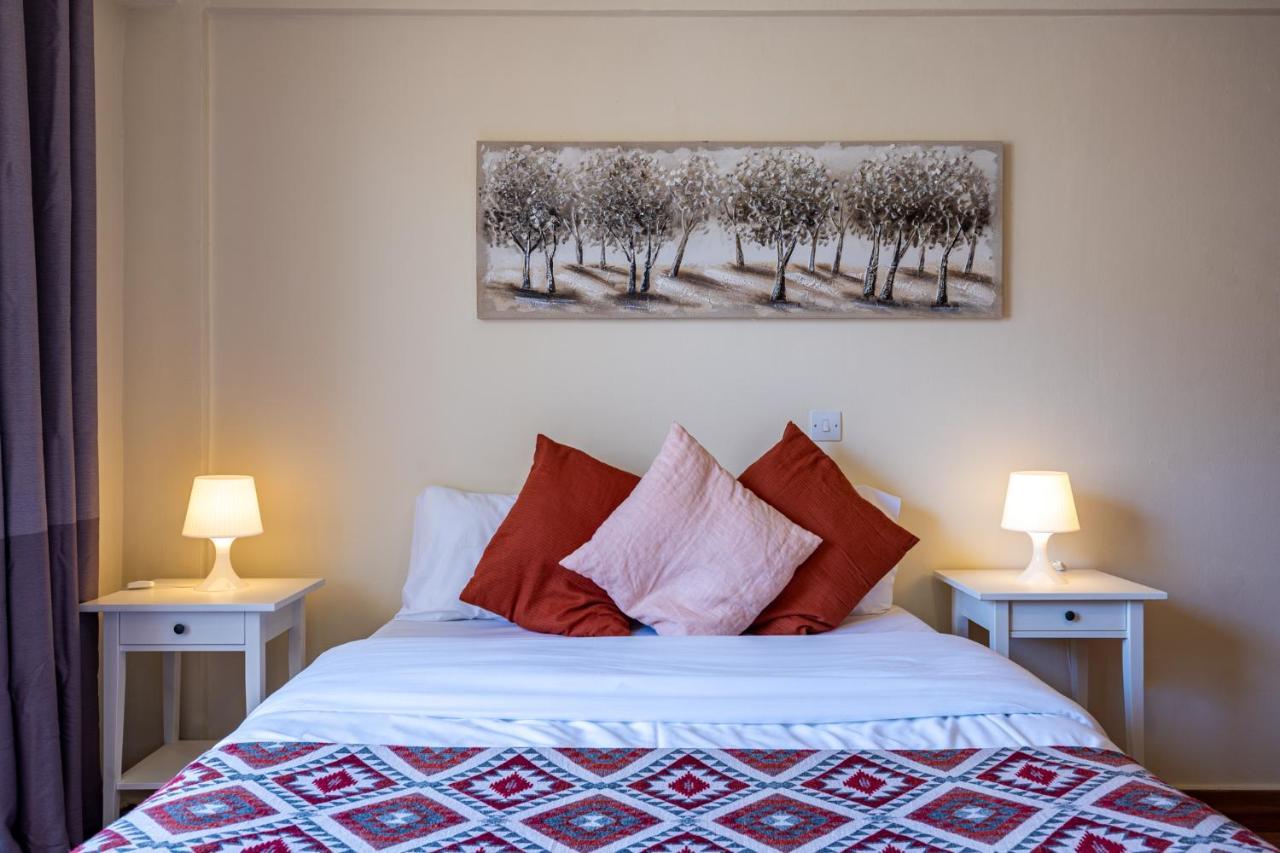 Celine'S 2 Bedrooms Apartment In Larnaca Center Екстер'єр фото