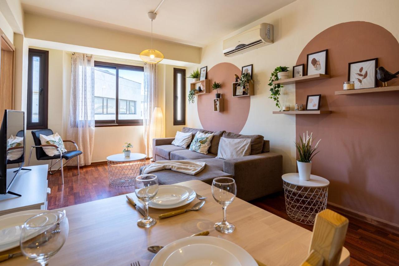 Celine'S 2 Bedrooms Apartment In Larnaca Center Екстер'єр фото