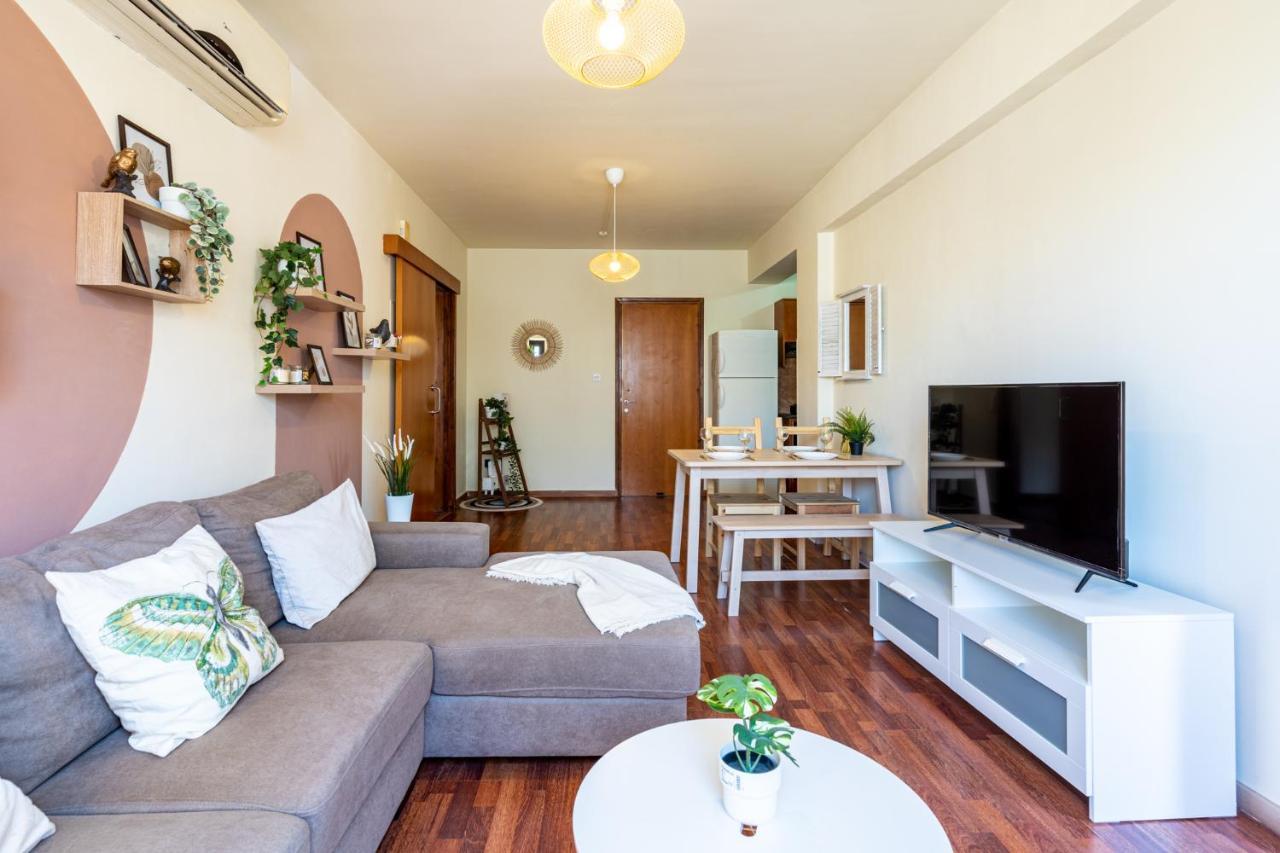Celine'S 2 Bedrooms Apartment In Larnaca Center Екстер'єр фото