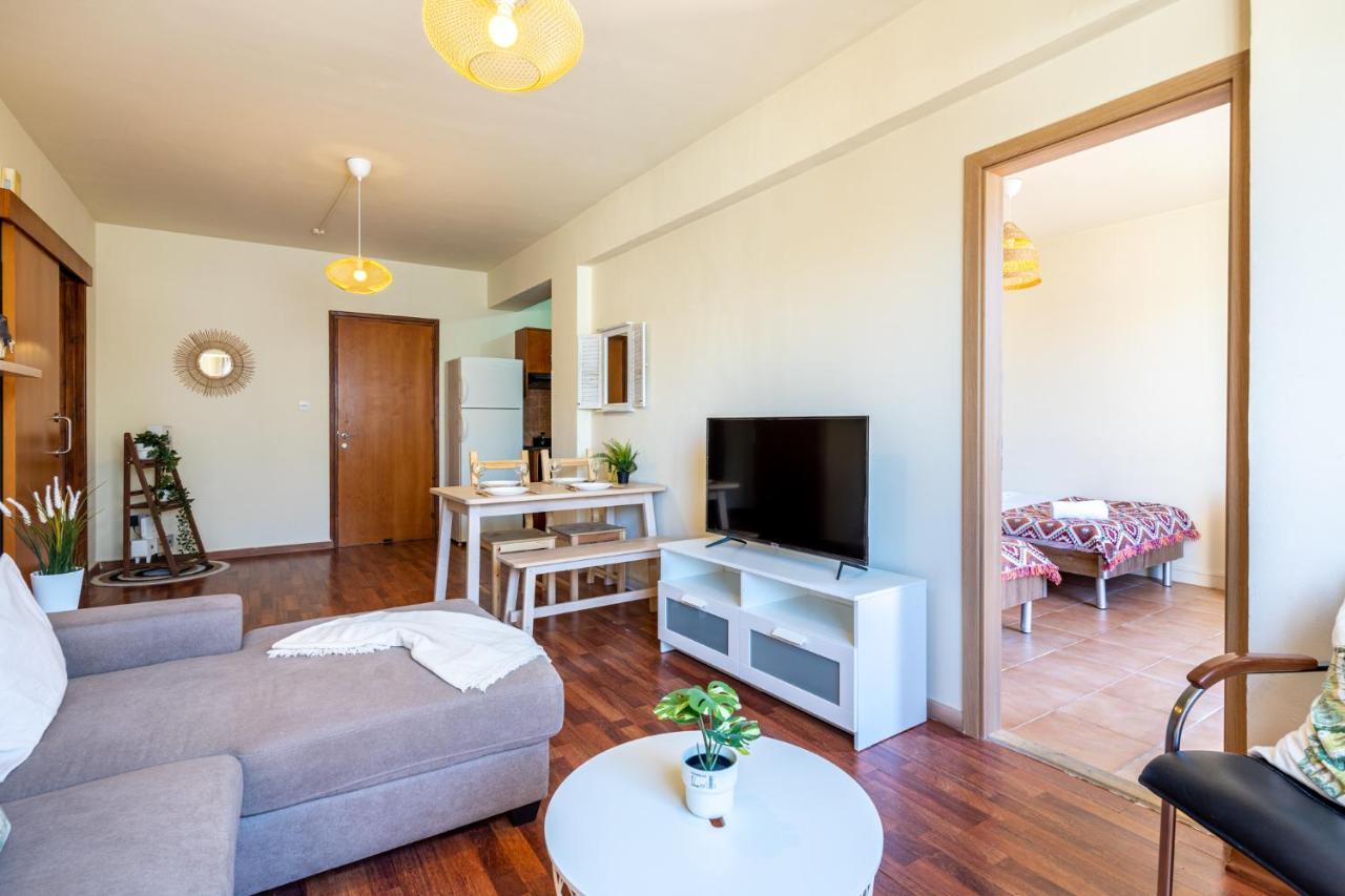 Celine'S 2 Bedrooms Apartment In Larnaca Center Екстер'єр фото