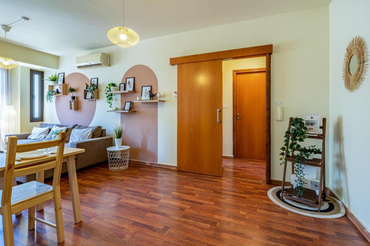 Celine'S 2 Bedrooms Apartment In Larnaca Center Екстер'єр фото